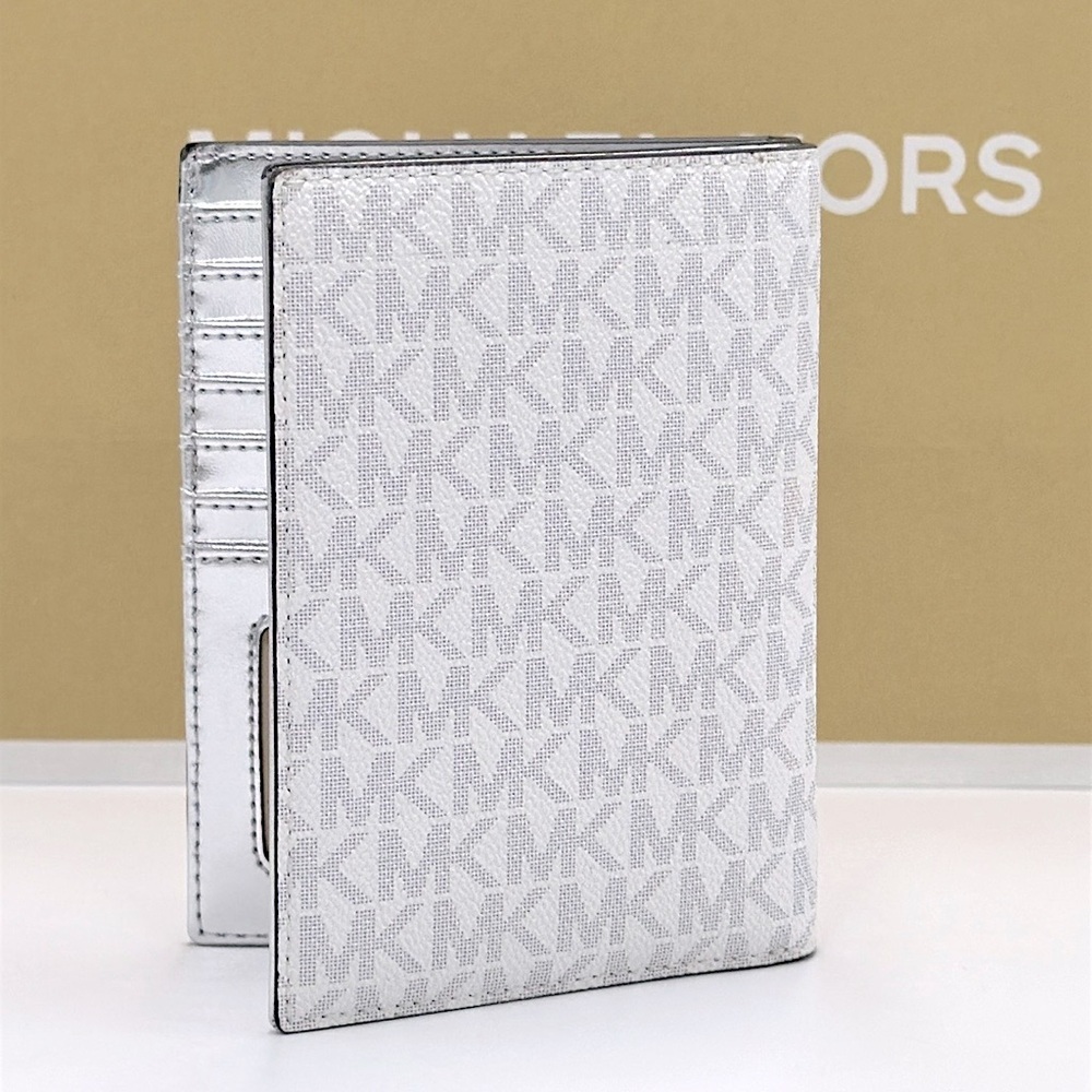 Michael Kors Jet Set Travel Medium Embellished Signature Logo Passport Case
Opti - Picture 2 of 9